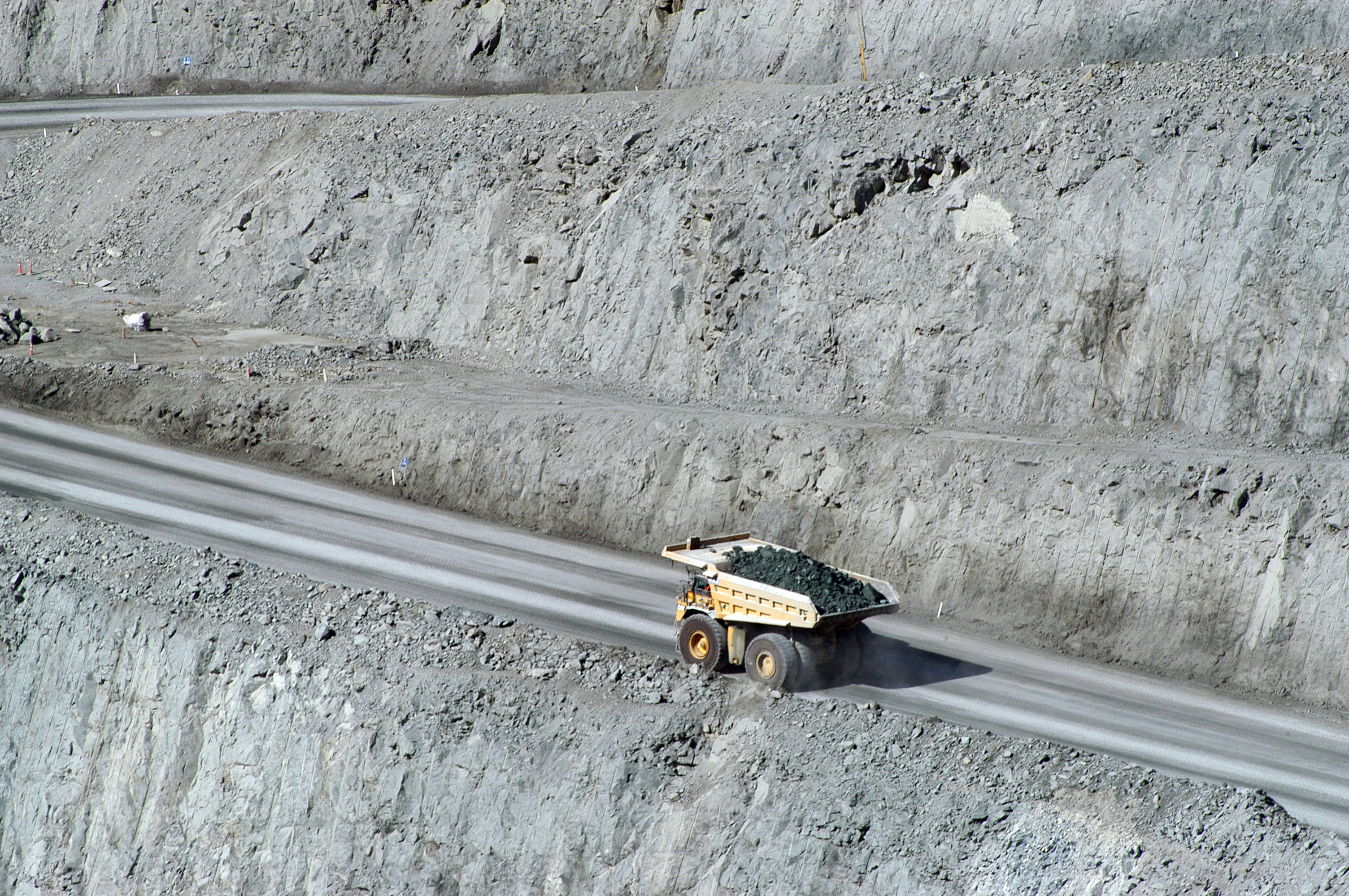 卡尔古利矿，由NRW承包公司建造